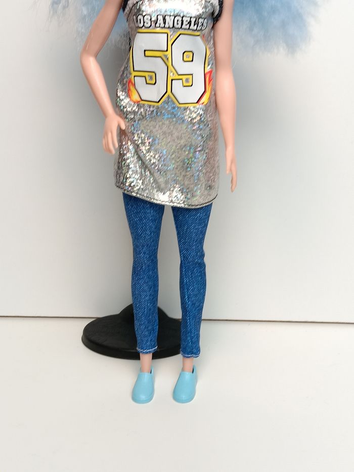 Poupée mattel barbie maillot sport cheveux bleu - photo numéro 3