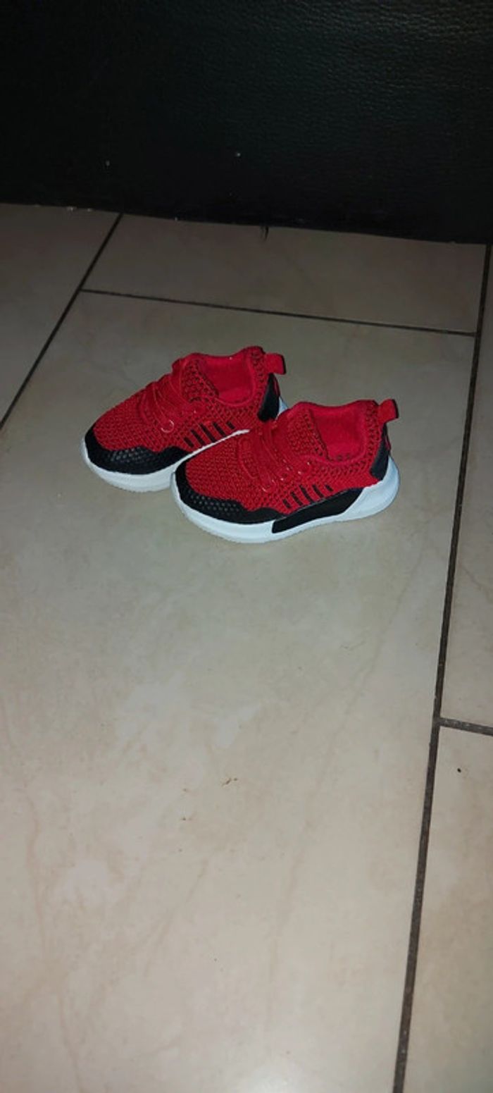 👟 Baskets bébé rouge Primark – Pointure 19 - photo numéro 3