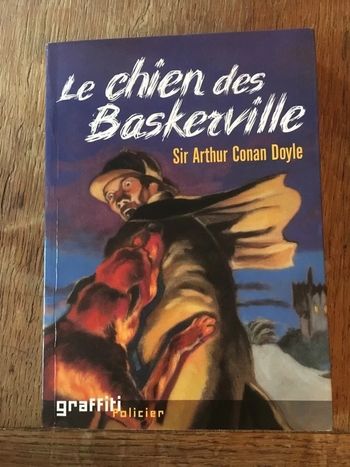 Livre de poche le chien des baskerville