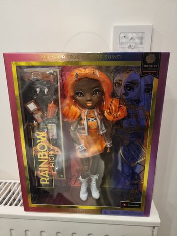 Poupée rainbow