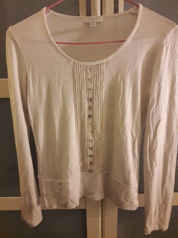 Très beau tee shirt à longues manches