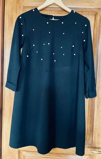 Robe noire avec perles