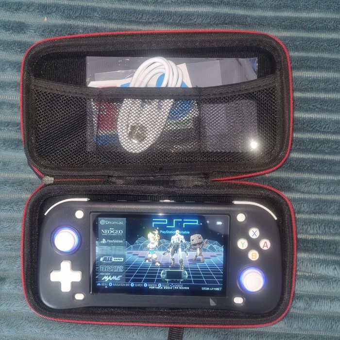 Console portable 15 000 jeux - photo numéro 2