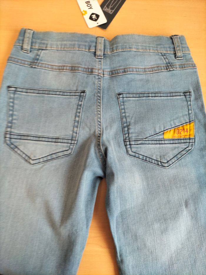 JEANS clair Slim 12 ans Neuf avec étiquette - photo numéro 4