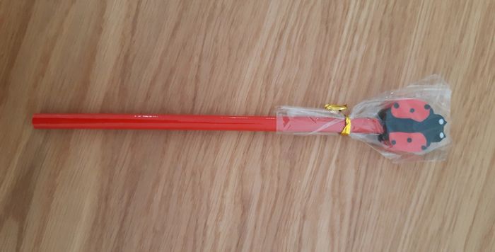 Crayon de bois avec gomme coccinelle - photo numéro 2