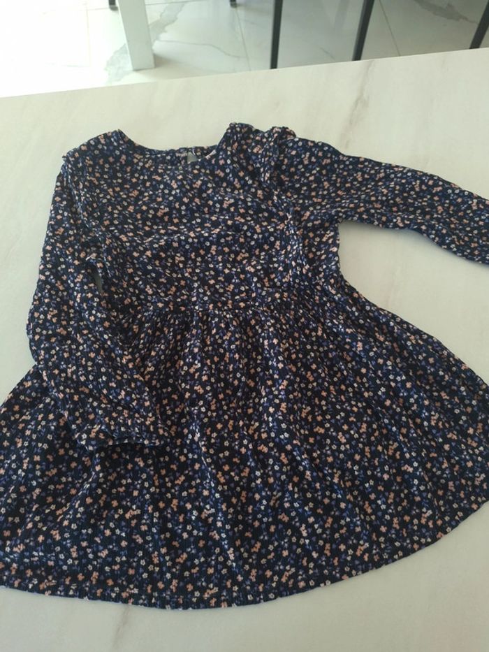 🌸 Robe fille à fleurs – KIABI – Taille 5 ans (108–113 cm)