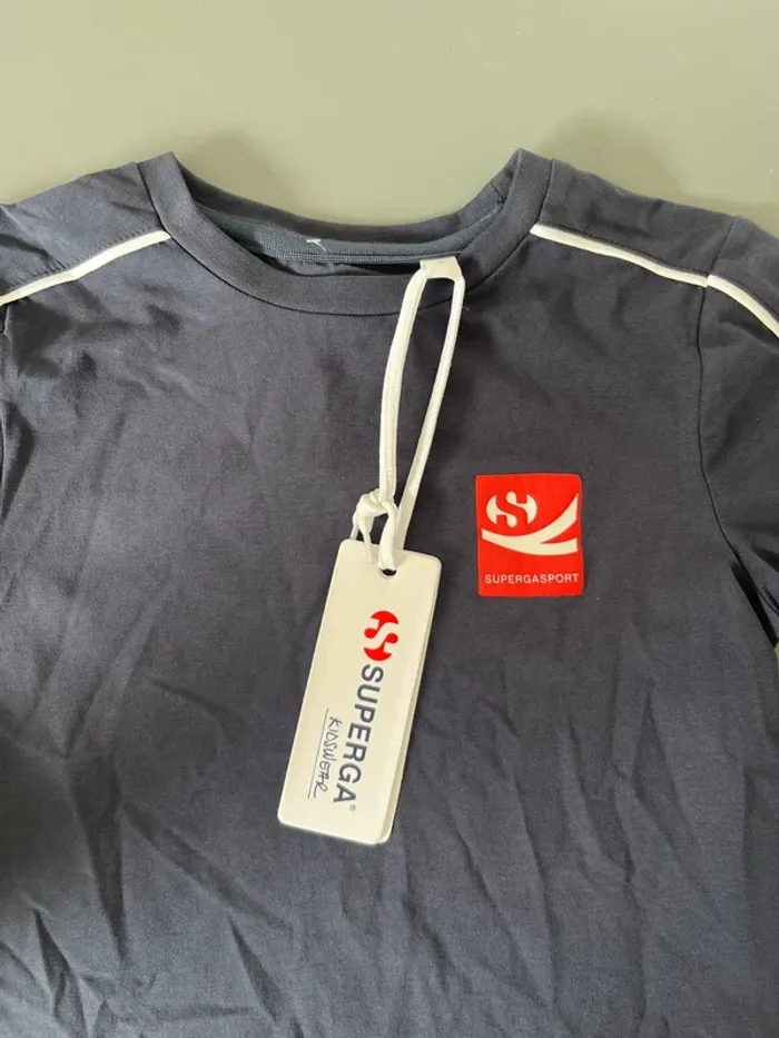 T-shirt neuf - photo numéro 2