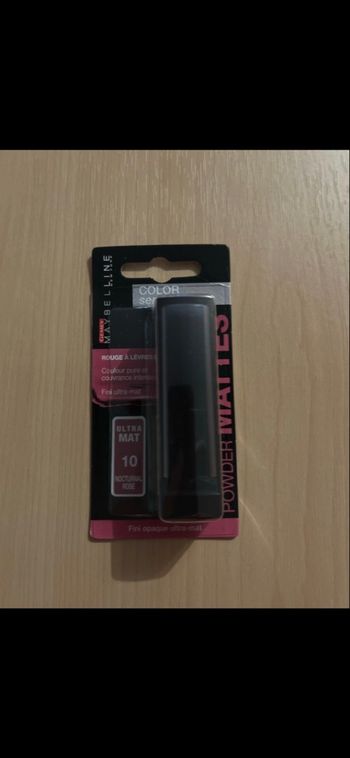 1 rouge à lèvre mate Maybeline neuf 