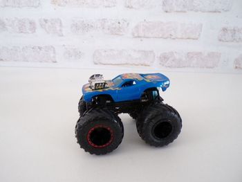 Monster trucks - Hot wheels - Flamme (J12)