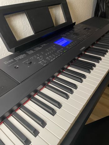 Piano Yamaha DGX-660