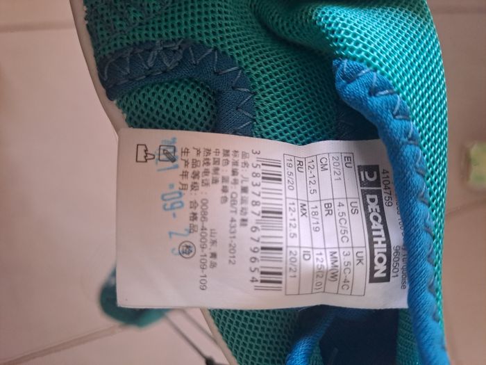 Chaussures aquatiques decathlon tribord neuve taille 20-21 - photo numéro 3