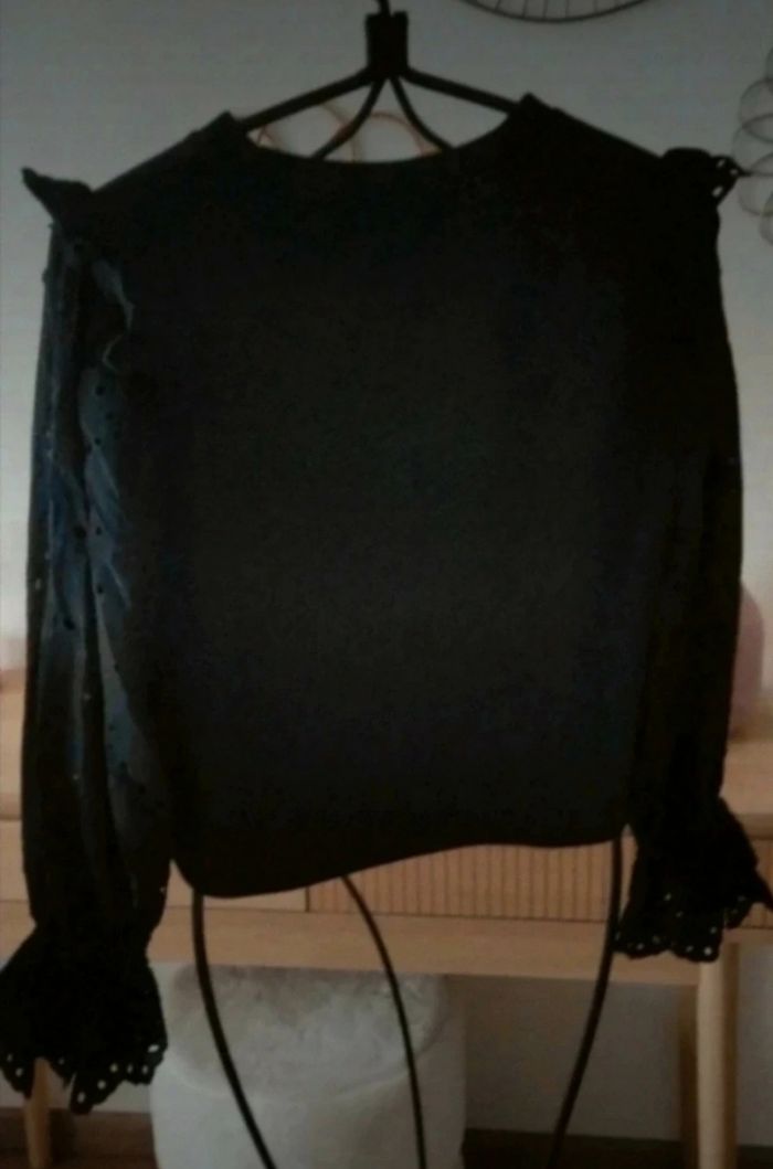 Sweat noir Zara taille M. - photo numéro 2
