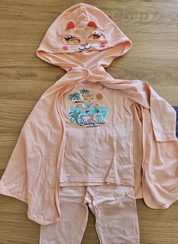 Ensemble pyjama + cape