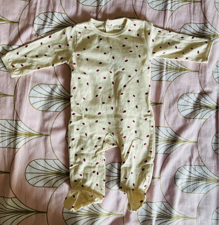 Lot de 3 Pyjamas avec pieds KIABI – 3 mois – Excellent état - photo numéro 4