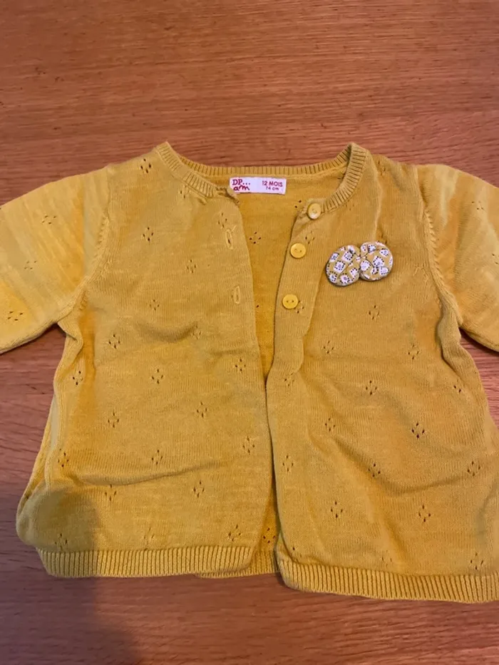 2 gilets 12 mois - photo numéro 3
