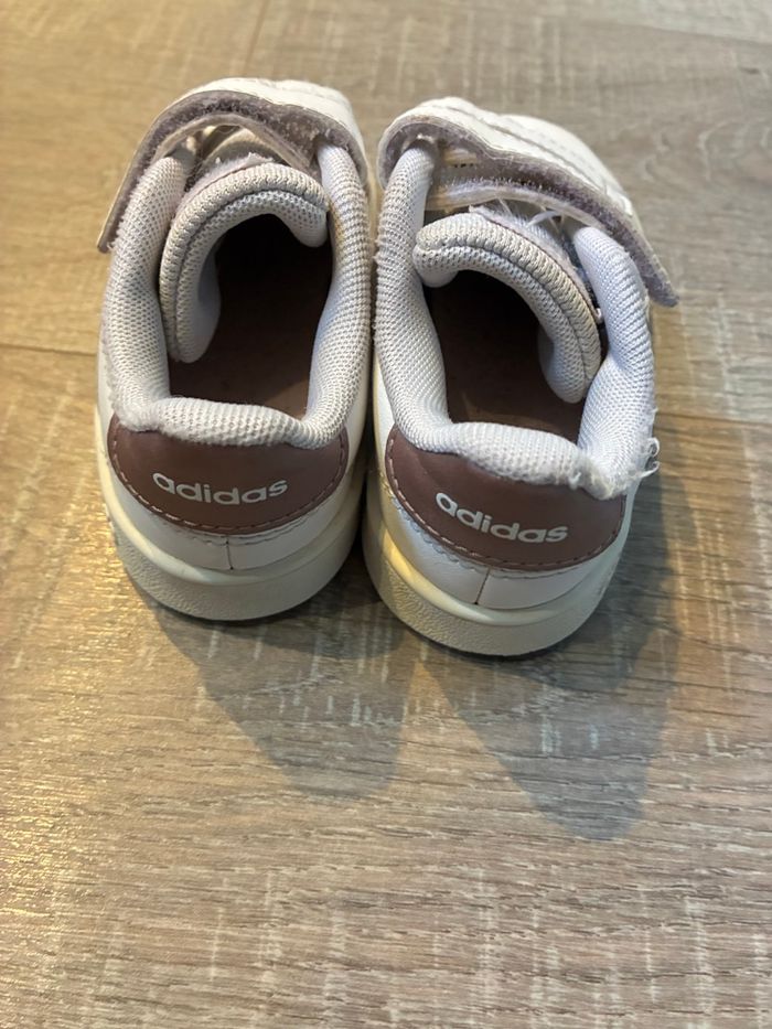 Baskets Adidas 23 TBE - photo numéro 3