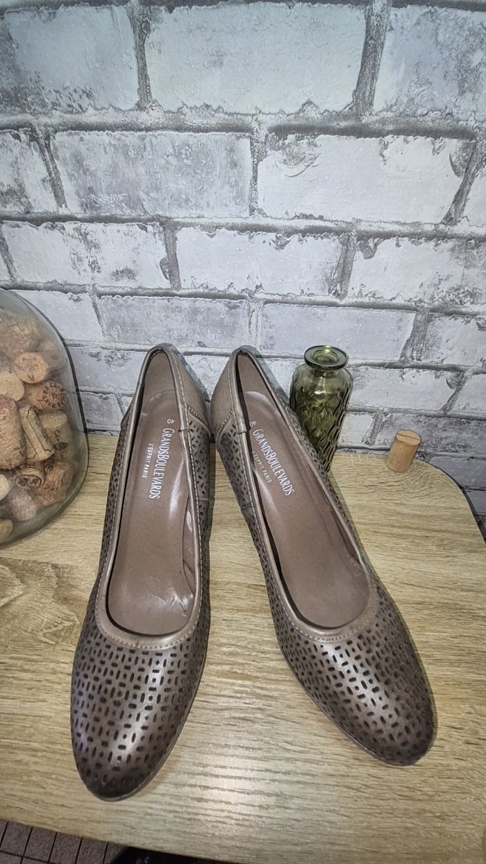 Escarpin couleur taupe