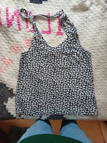 Haut bretelles réglables bleu marine à fleurs blanches m/L
