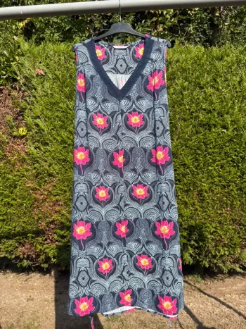 Robe à motif floral avec ceinture – Marque Camaïeu