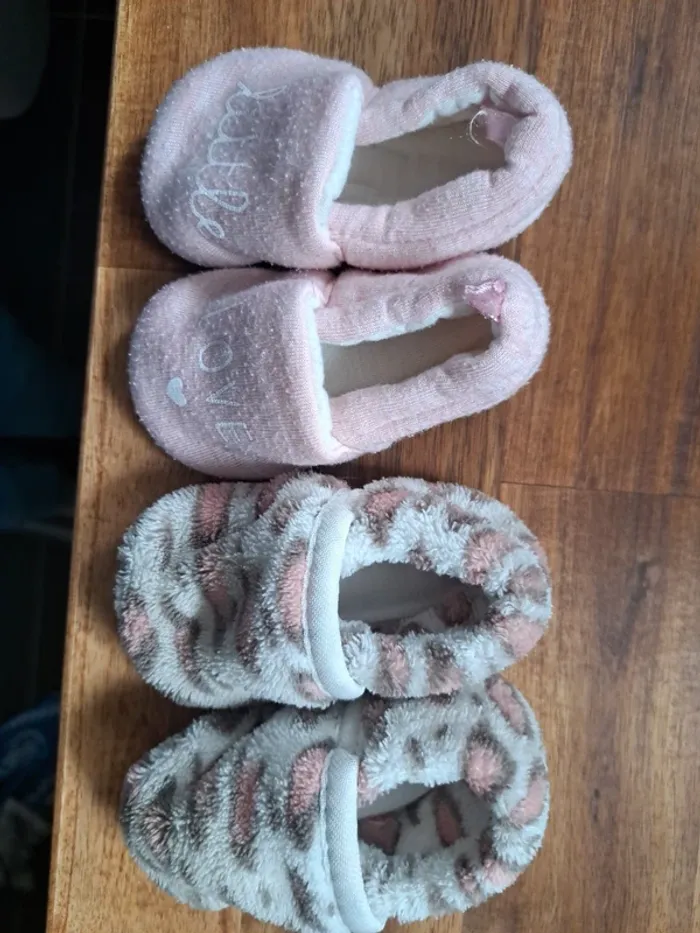 2 paires petits chaussons - photo numéro 3