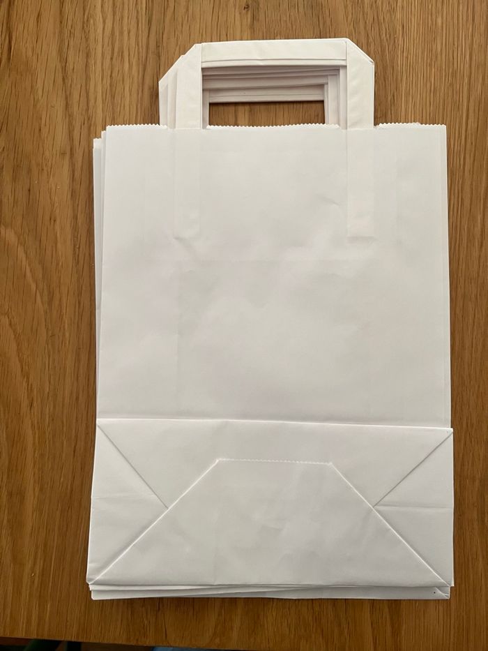 Sachet en papier blanc pour vente de créations - photo numéro 3