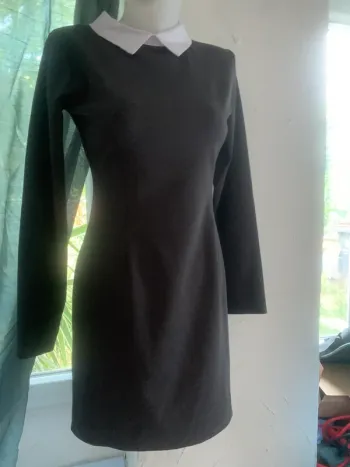 Robe avec col blanc Cosmos taille L manches longues neuve