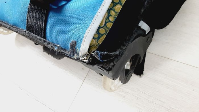 Cartable à roulettes crocodile bleu 42 x 31 cm - photo numéro 4