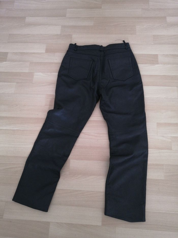 Pontalon cuir noir - photo numéro 2