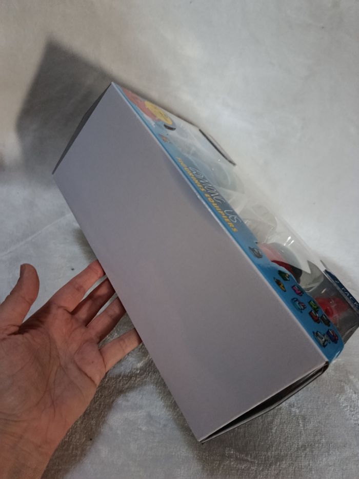 Revente cadeau : coffret 2 figurines  " among us " ( bien tout lire merci) - photo numéro 5