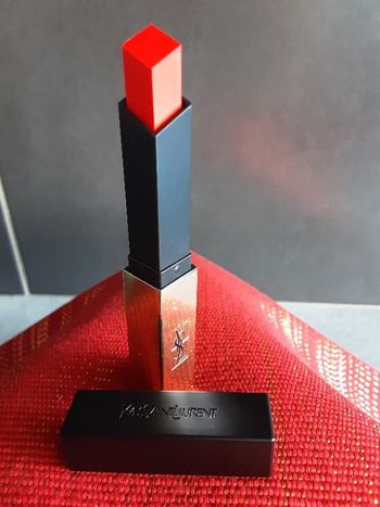 Magnifique rouge à lèvres Yves Saint Laurent