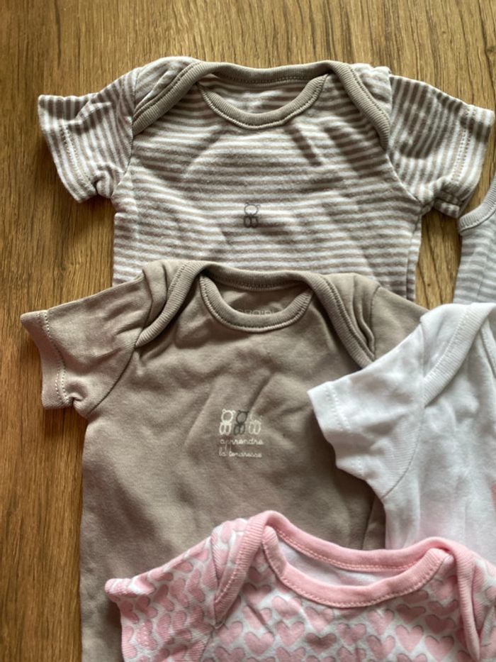 Lot de 5 bodies taille 1 mois - photo numéro 3