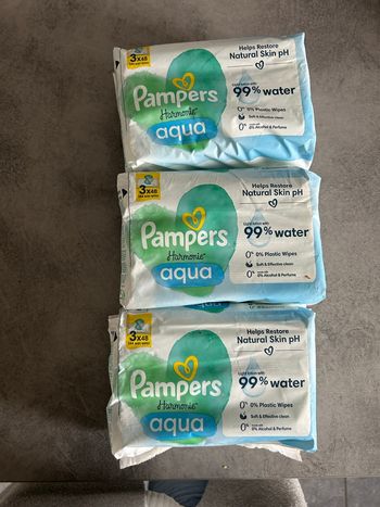 Lot de 9 paquets de lingettes Pampers Aqua 
