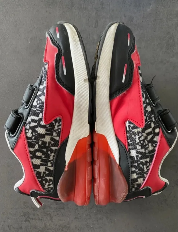 Baskets Mickey Kiabi taille 28 - photo numéro 6