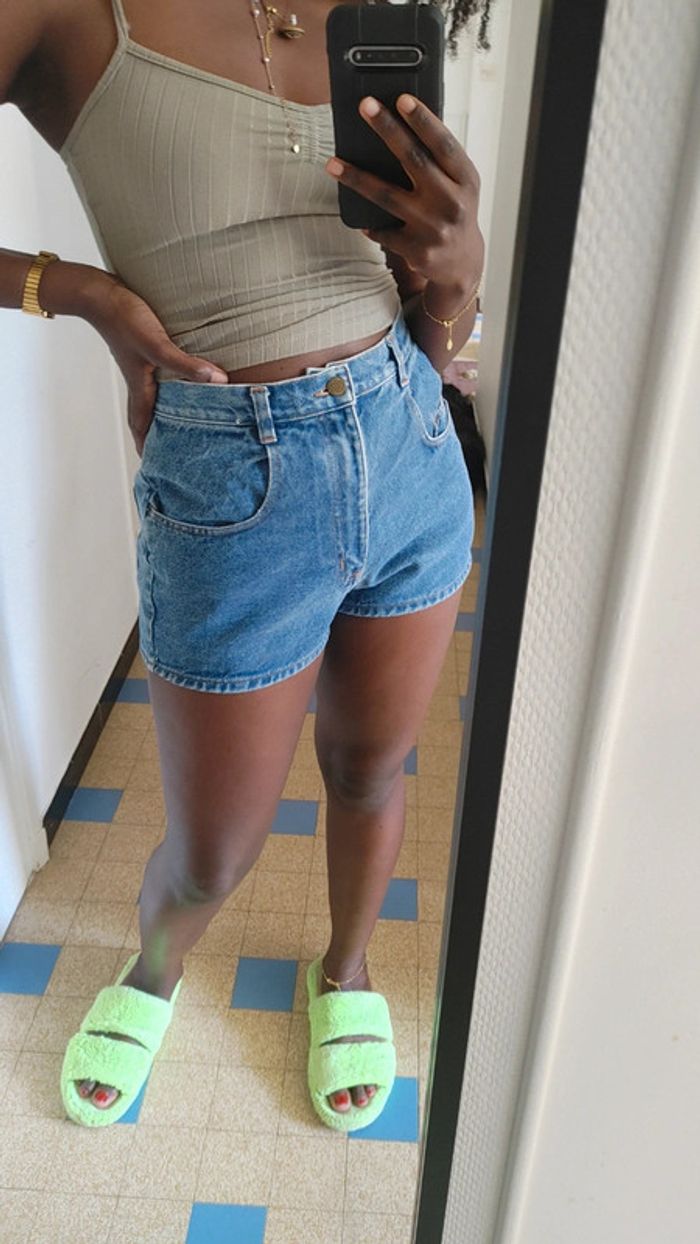 Mini short en jeans vintage brut taille haute - photo numéro 4