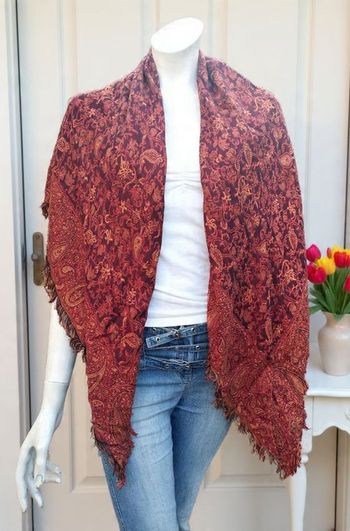 grand Foulard pashmina neuf étole châle tons rouges motifs arabesques