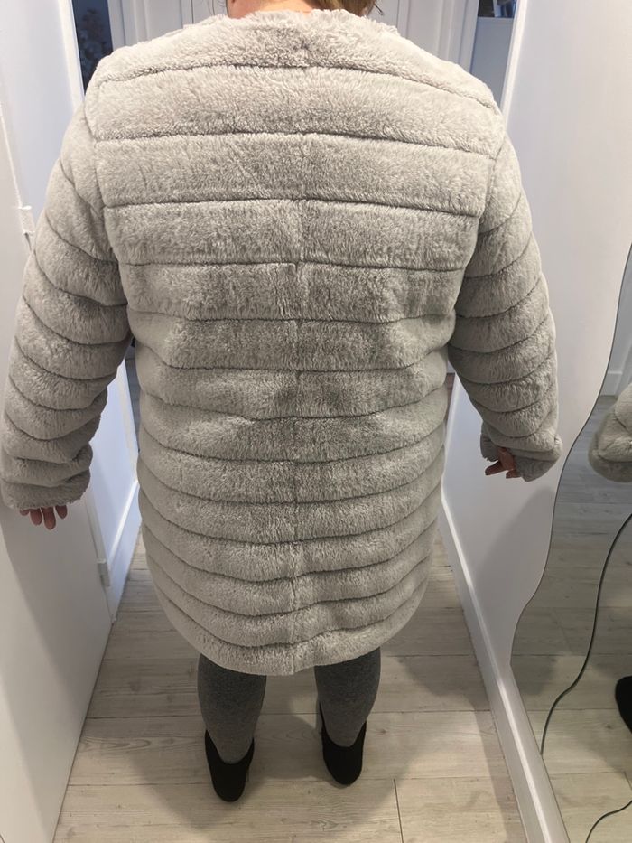 Manteau fausse fourrure - photo numéro 2