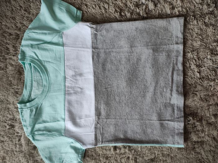 Tee-shirt taille 4-5 ans // 110 cm