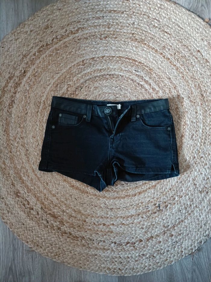 Short jean noir
