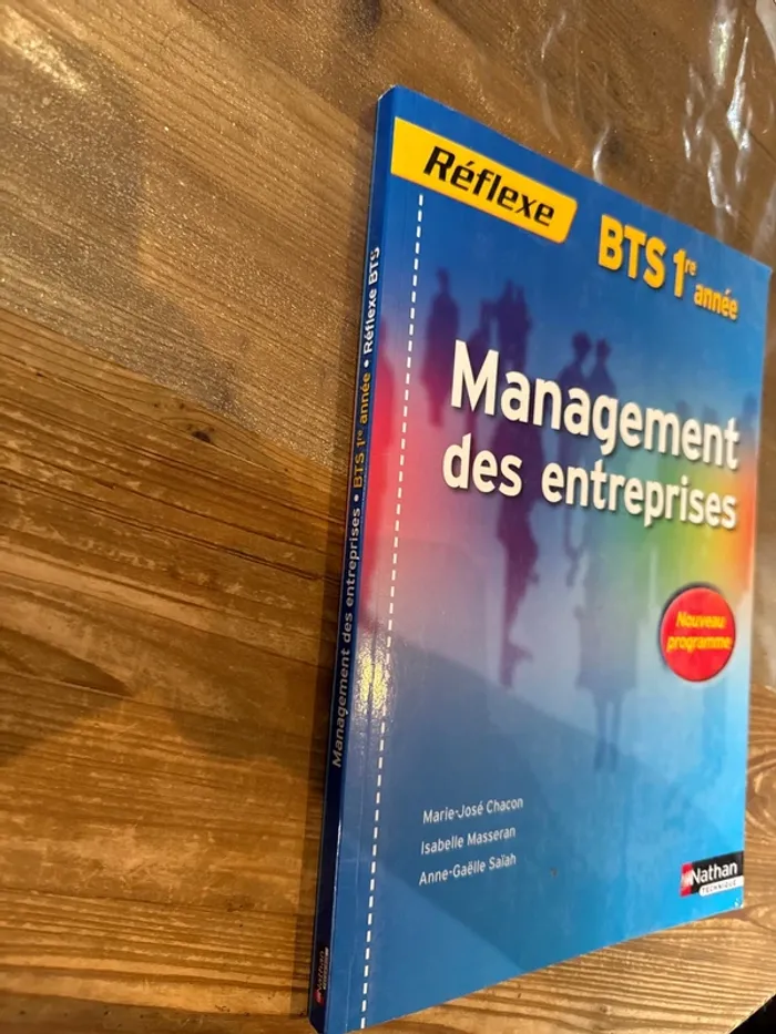 Livre BTS, première année management des entreprises réflexe - photo numéro 2
