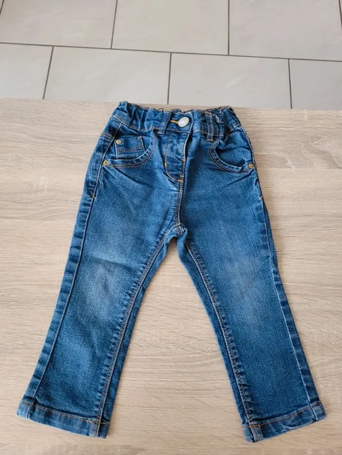 Lot de 3 pantalons fille en 18 mois - photo numéro 2