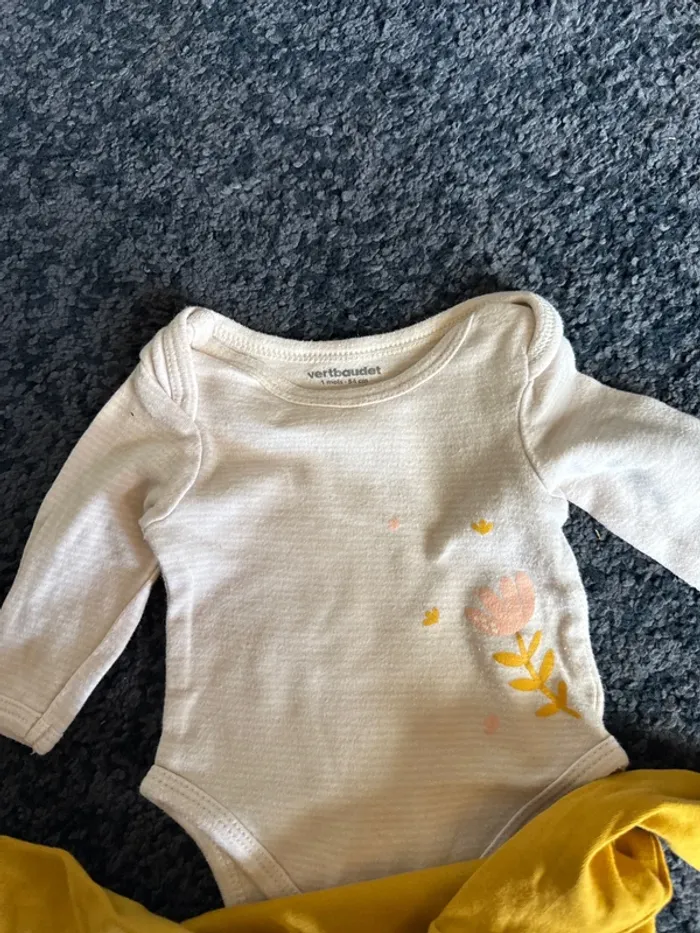 Lot body manches longues bébé fille ou garçon 0/1 mois - photo numéro 2