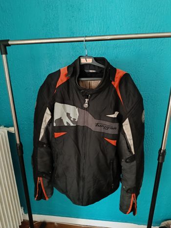 Blouson moto furygan taille XL protection épaule dorsale et coude.