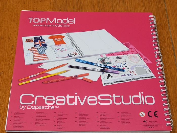 Album de coloriage Top Model T-Shirt Designer - photo numéro 2