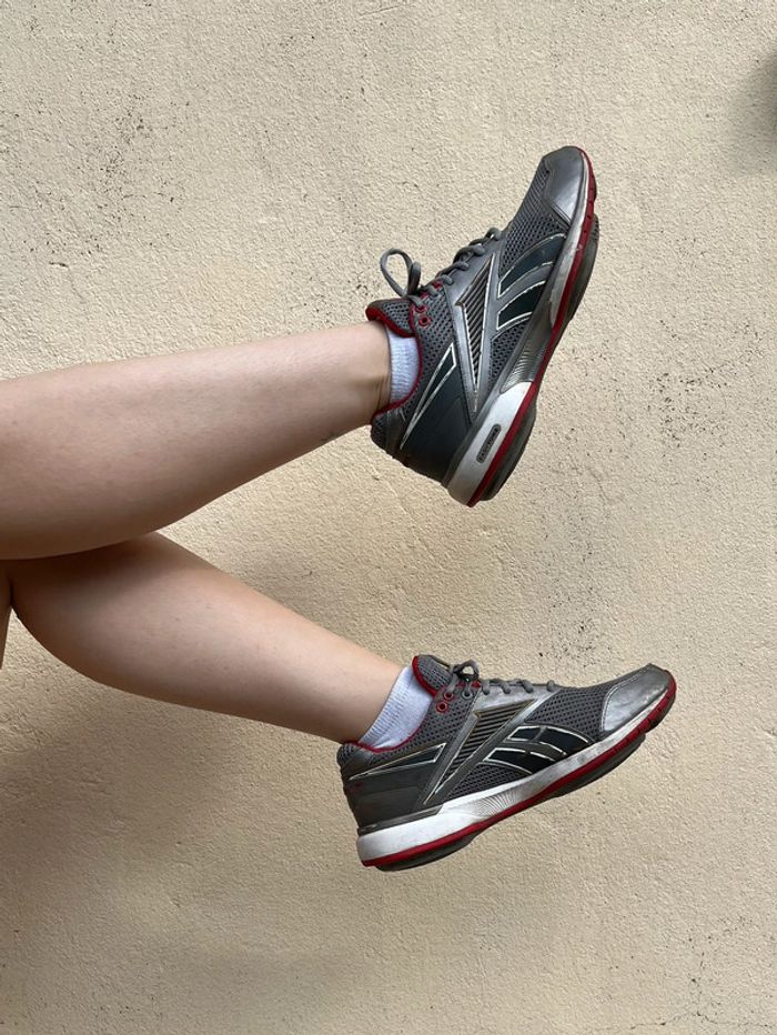 Chaussures de sport Reebok easy tone - gris argenté, rouge et blanc - photo numéro 2