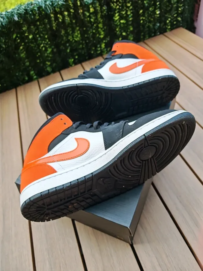 Air Jordan 1 Mid Black Starfish 44 - photo numéro 8