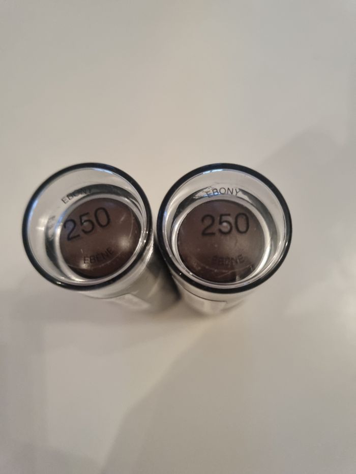 2 fond de teint en stick Infaillible L'Oréal 250 ébène neufs - photo numéro 3