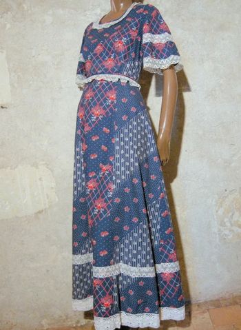 Robe longue vintage avec dentelle t 34 année 70