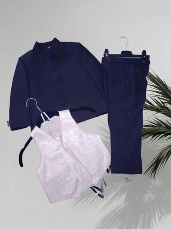 Costume 4 pièces taille 3 ans