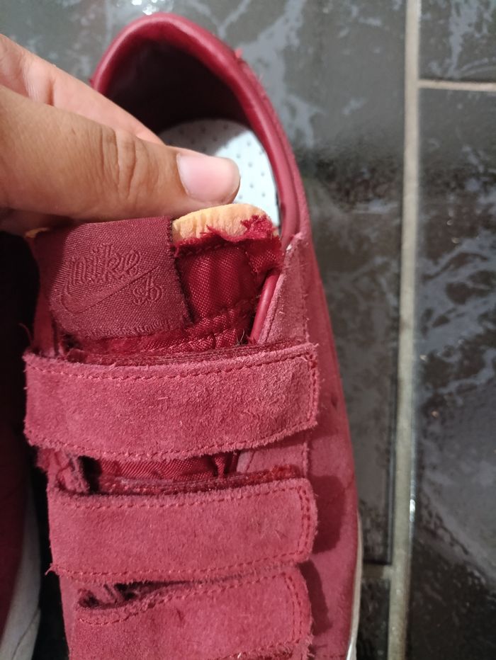 Baskets Nike type daim rouge - photo numéro 5