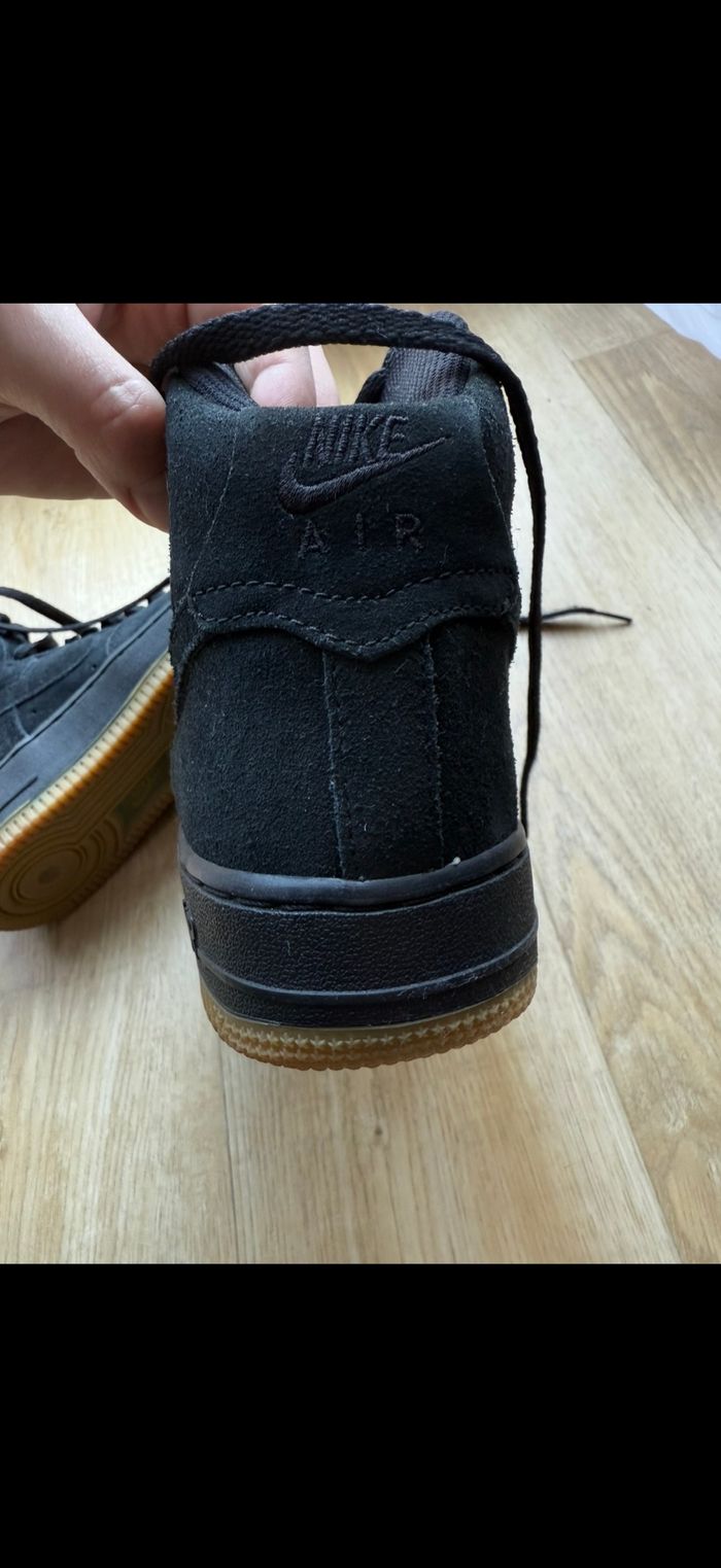 Basket Nike air force 1 high suede noir 37.5 neuf - photo numéro 2
